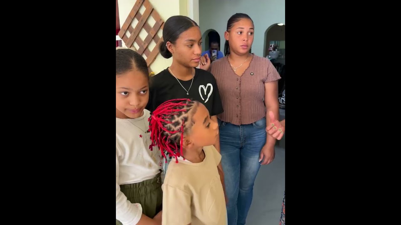 Le lleva sus 3 hijos de otra mujer a su esposa y ellos hacen esto en su casa 🏡 😳