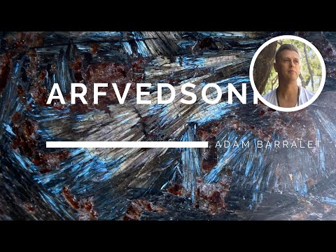 Wideo: Jakim rodzajem skały jest arfvedsonit?
