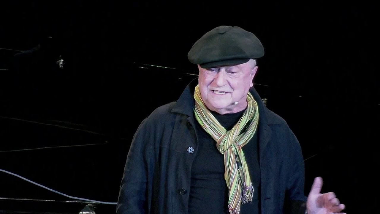 Песня про чемоданчик текст. Die discounter сериал. Ефим александров еврейские песни. А поезд тихо ехал на бердичев слушать. А поезд тихо ехал на бердичев.