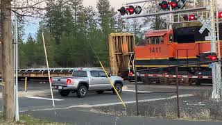 BNSF 1979 BN paint leads Cheney local