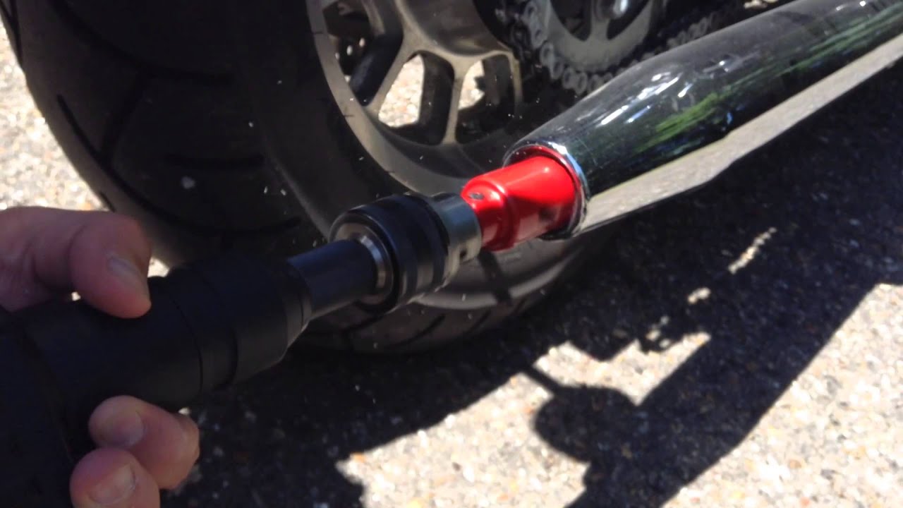 Comment changer le bruit de sa moto [ Triumph America ] - YouTube