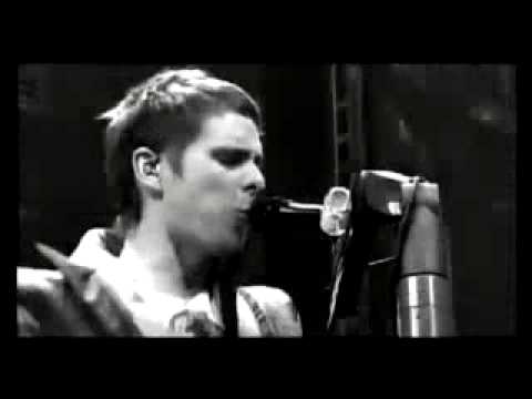 Muse - Hysteria - KROQ AAC 2009 [Webcast]