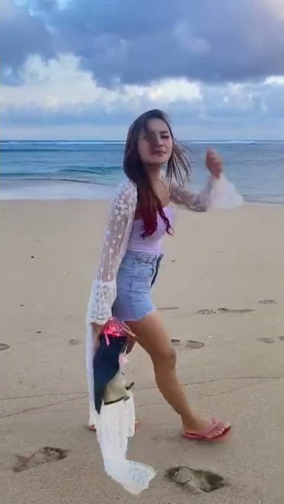 Mala agatha curhat pakai bikini