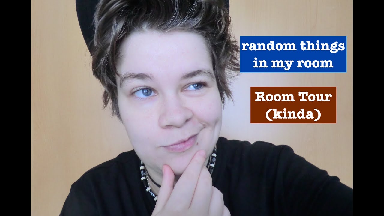 RANDOM THINGS IN MY ROOM | yoshington - YouTube