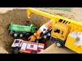Konstruksi penyelamatan derek dan truk perata pasir dengan dump truk excavator | BIBO dan Mainan