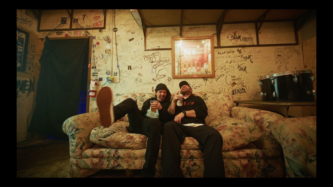 Guarda Grieves - Side 2 Side Feat. @AboveRaps (Official Lyric Video) su YouTube Guarda Grieves - Side 2 Side Feat. @AboveRaps (Official Lyric Video) su YouTube