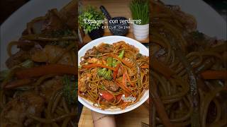Espagueti con verduras al estilo chino súper fácil de preparar ☺️🤤#espagueti #youtubeshorts #receta