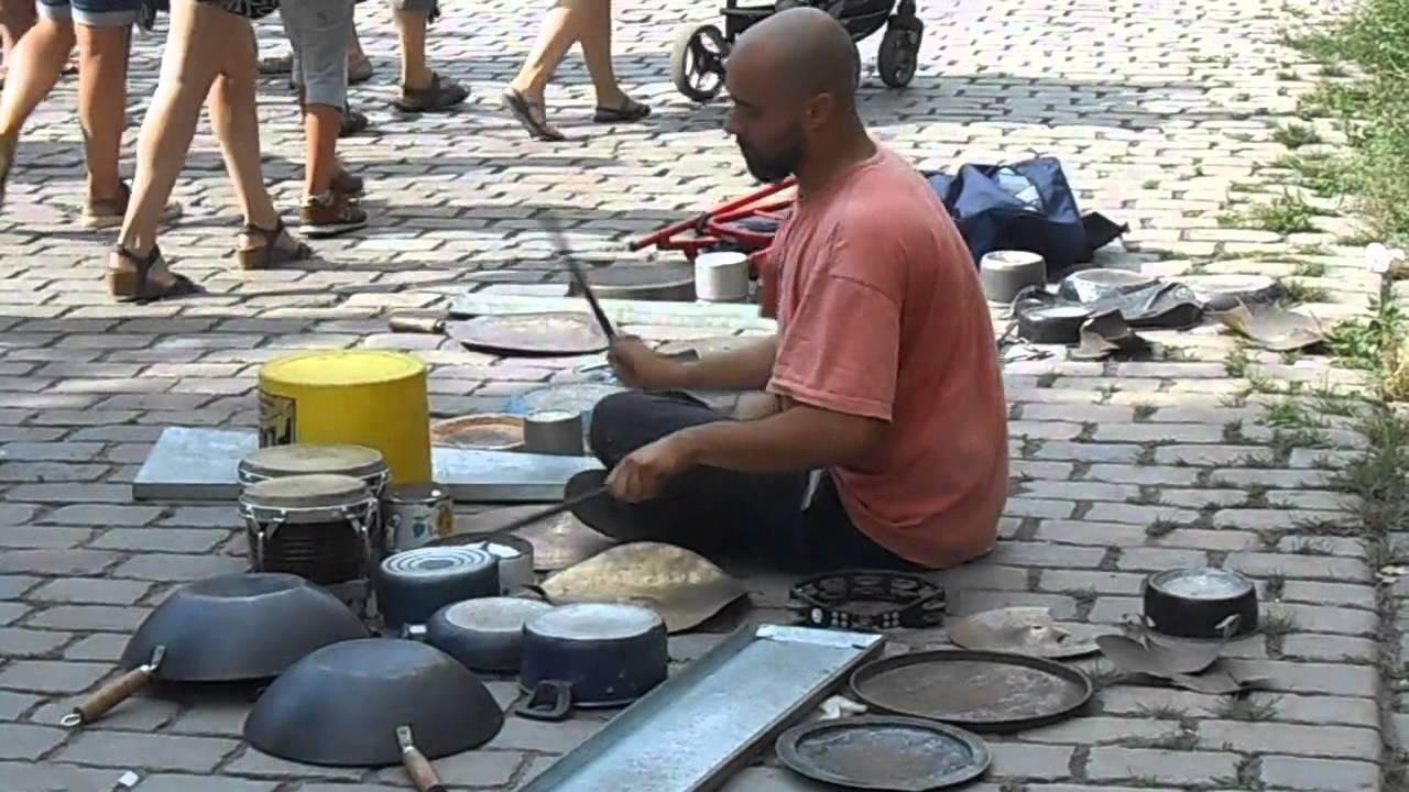 Increíble percusionista callejero en Berlín