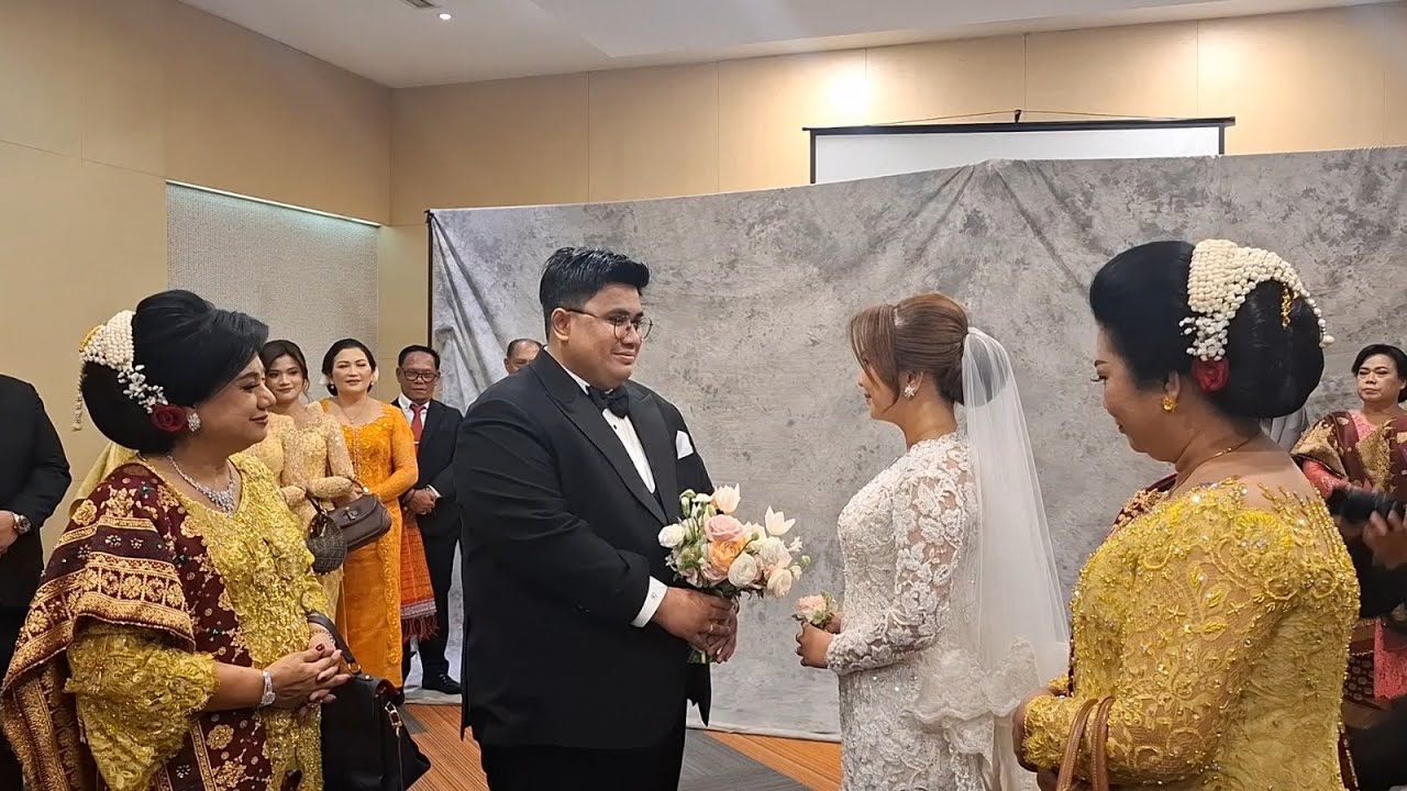 Janji Suci Pernikahan Kudus Andrew dan Bintang di HKBP Bethesda Medan