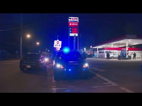 Two men shot, one killed near Atlanta gas station - YouTube