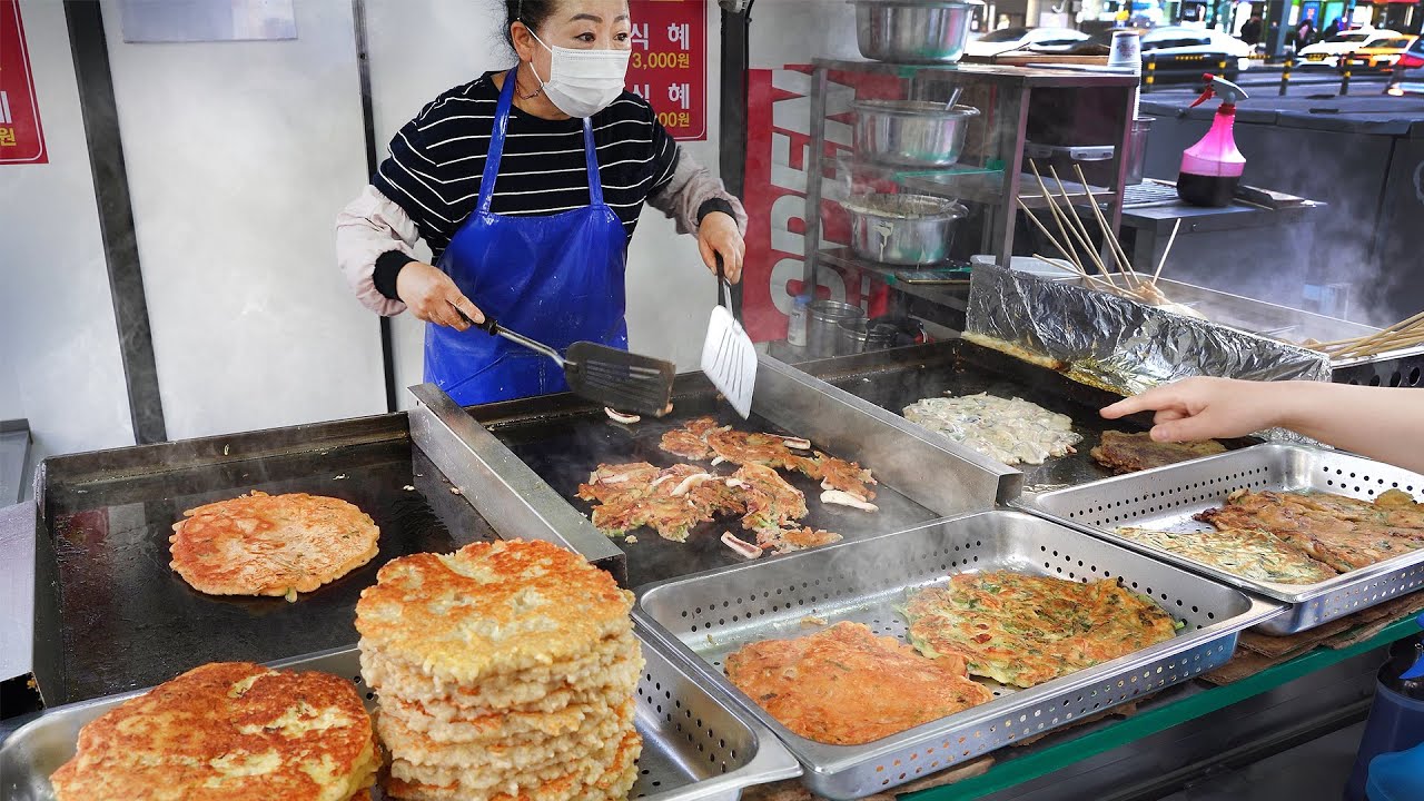 ⁣서울대생이면 다 아는 부침개? 2,000원 부침개와 오징어 듬뿍전으로 유명한 서울대 전집┃$1 Various Korean pancakes - Korean street food