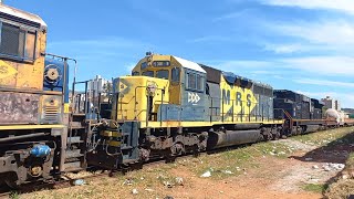 Trem da MRS logística com as locomotivas EMD SD40-3 e SD70ACe-45 rebocadas.