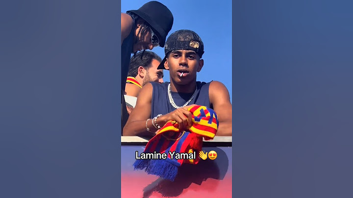 ❤️ Lamine Yamal lors de la parade du Barça dans les rues avec les fans #football #shorts