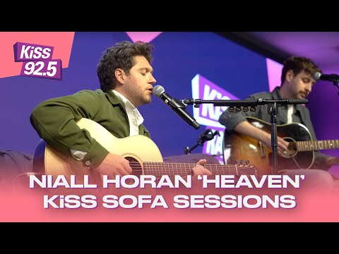 Niall Horan Performs