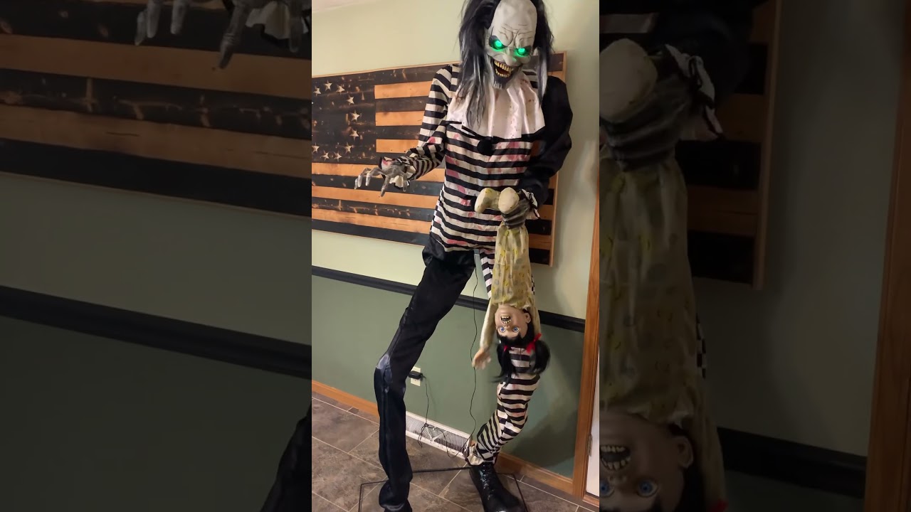 HES HOLDING A BABY!!! Morris Costumes 2018 | Towering Sweet Dreams Clown | DEMO #halloween