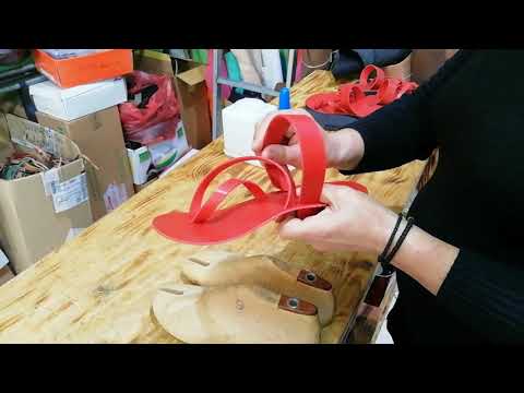 Βίντεο: Πώς να ράψετε δερμάτινα γάντια