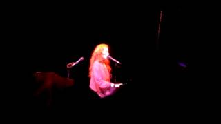 Tori Amos - Detroit, MI 4-14-05 - Abbey Road (not my recording)