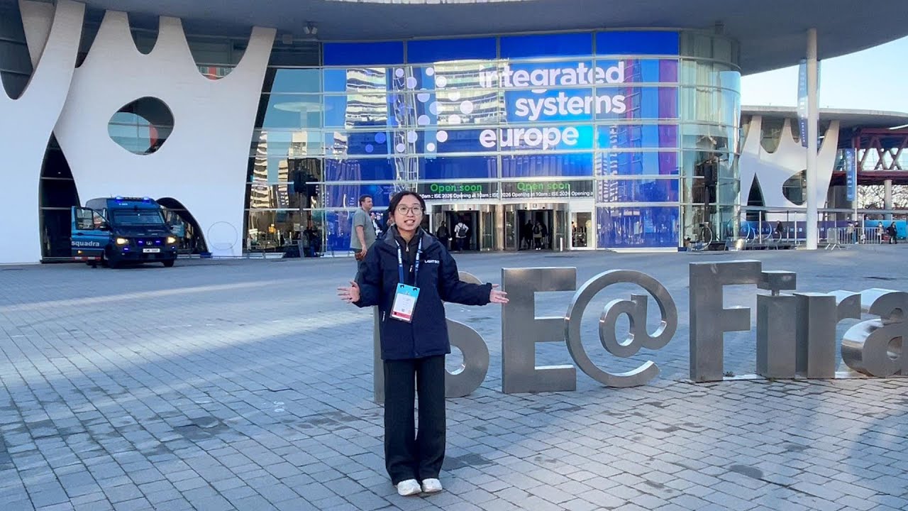 Enter the LiGHT SKY booth via the Main Entrance – South Access.