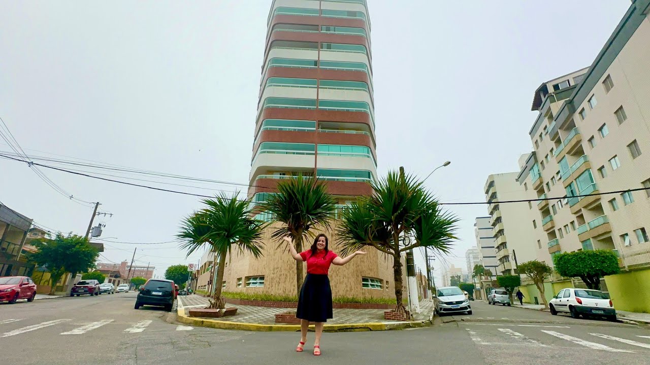 Apartamento com SACADA GOURMET AMPLA 🤩❤️☀️ prédio com lazer 🏓🎳 400 metros da praia 🌊👙