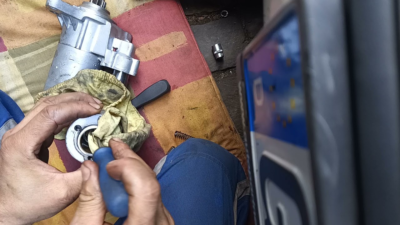 Part 2. Golf 4 1.6 1J AKL Anlasser Ausbau Problem Behebung.