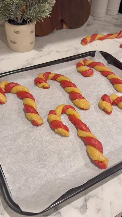 Download lagu baking candy canes ♥️ #shortsviral #baking #bakingsodaasmr