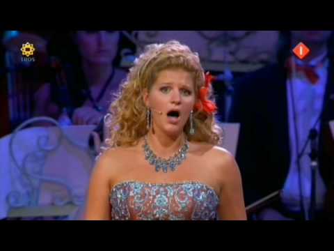 André Rieu & Mirusia Louwerse - La Vergine Degli Angeli (Amsterdam Arena 2009)