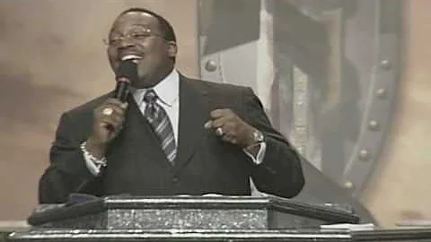 Marvin Sapp singing Hymns at CFFC-Milwaukee with B...