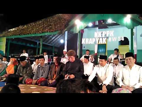 Cak Nun \u0026 Kyai Kanjeng - SYI'IR TANPO WATON (Live Krapyak Sleman 2017)