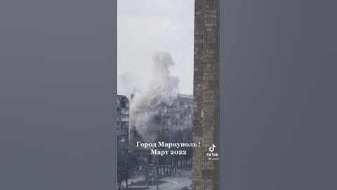 Танк выстрелил в дом на Украине. ВСУ спрятались в многоэтажке но русский снаряд их нашёл #shorts