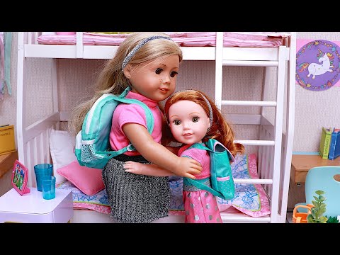 LITTLE sister copies BIG one to get ready for school on time