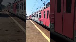 ЭД4М-0298 прибывает на платформу Дудергоф.  ТГК:RUSSIAN_TRAINS в телеге