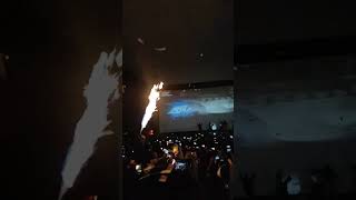 Le Card Reaction At Theatre