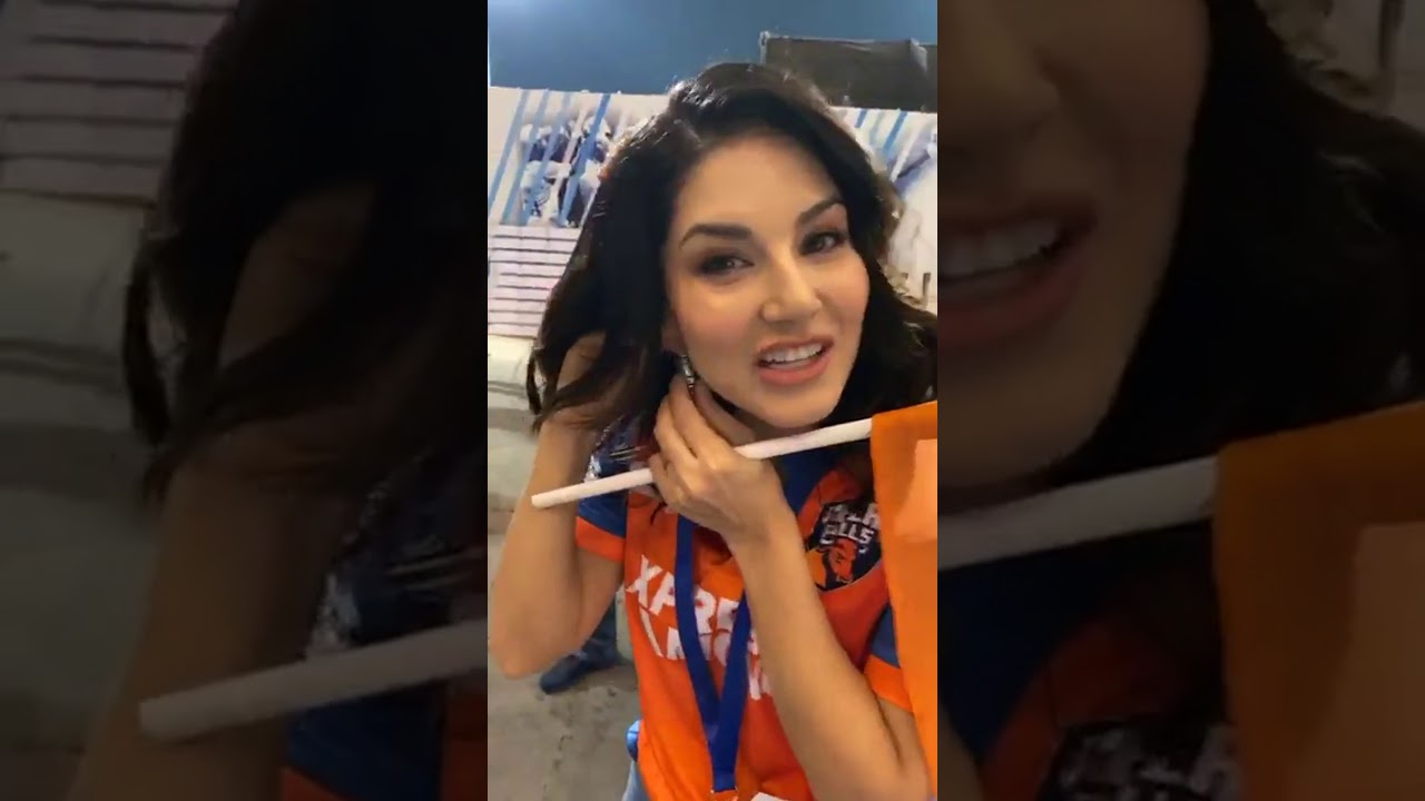 Sunny Leone Live Stream, November 15, 2019