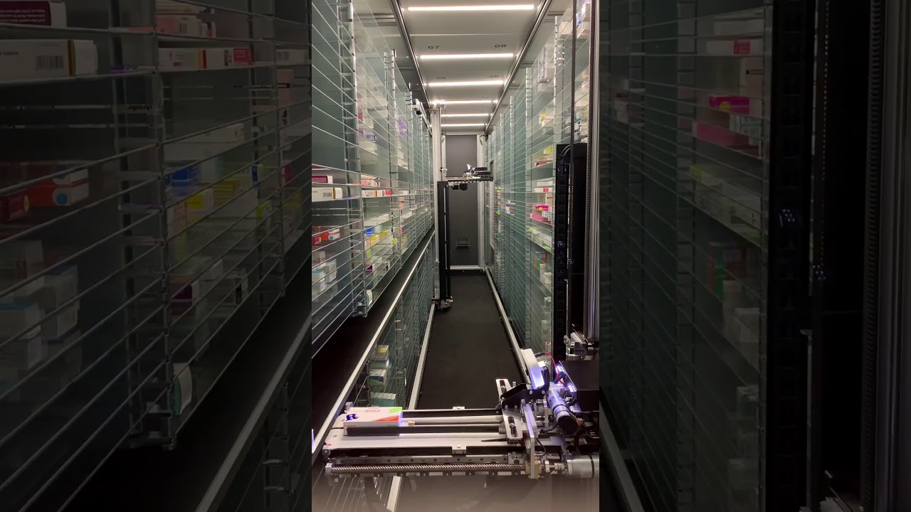 Pharmacy robot