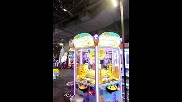 Inside Dave and Busters Honolulu #arcade #daveandbusters