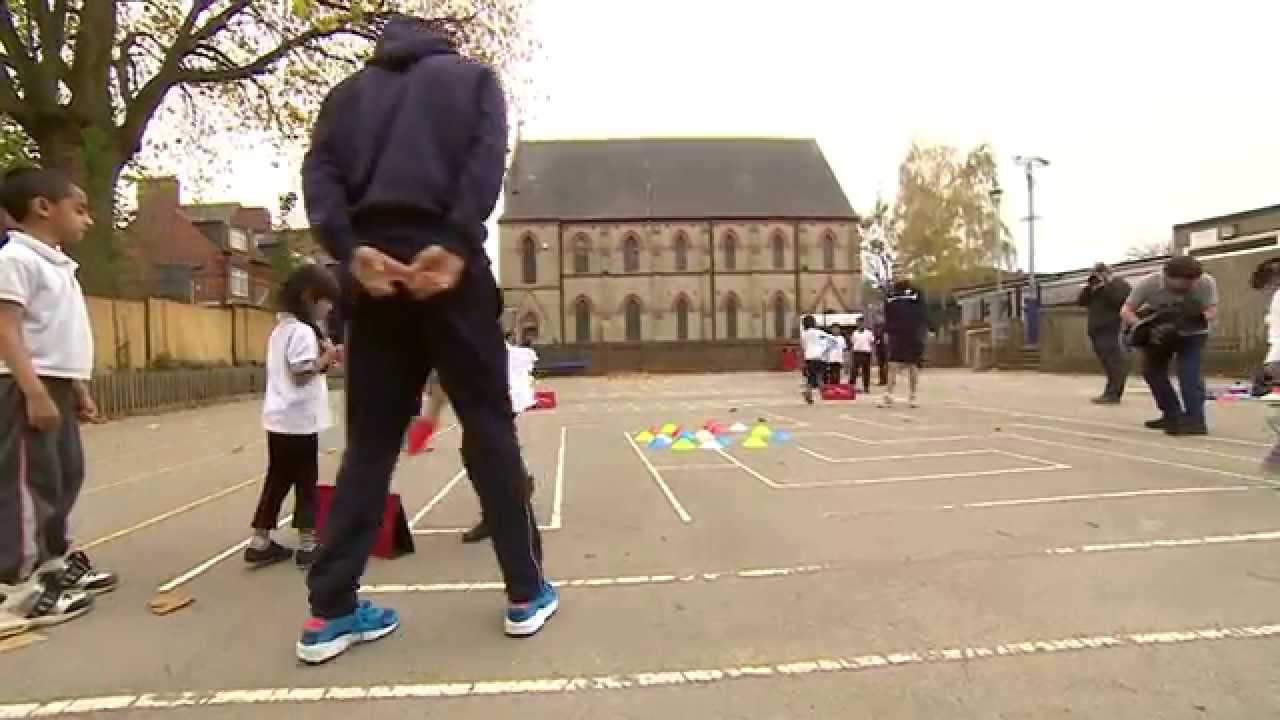 Players Visit Uplands Infant School