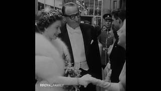 Queen Elizabeth II and Jayne Mansfield meeting in 1957 ✨️ #royalfamily #queenelizabethii