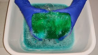 ASMR Sponge Squeeze - I just like the arctic blue colour