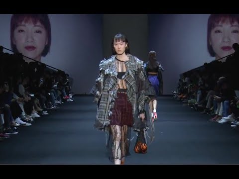 video phone beyonce mp3 Istituto Marangoni Shanghai Fashion Show 2017