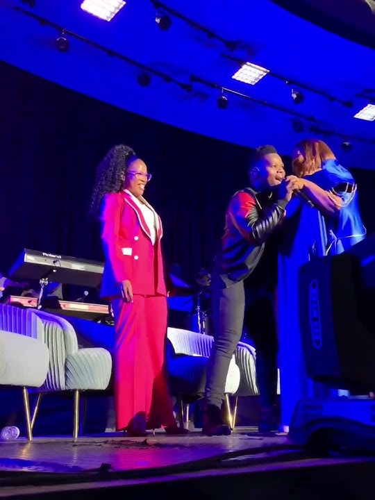 Zaza Mokhethi with Spirit of praise ALL STARS (Botswana)