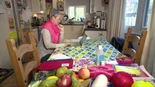 Lucie Stephens is petitioning the government to remove asbestos from schools - BBC News
