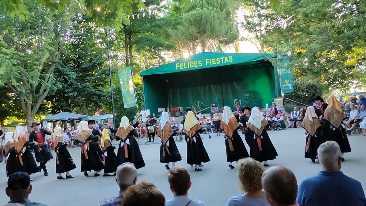 Baile maragato. Grupo folclórico Val de San Lorenzo (agosto 2023)