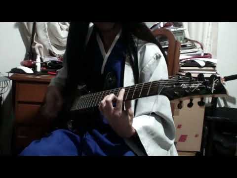 Katsura Kotarou tocando Know Know Know (Gintama OP 17) na guitarra