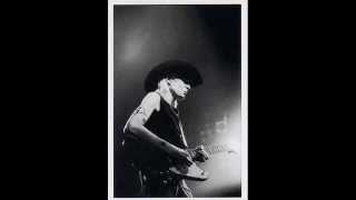 Johnny Winter incredible speed in intro and &#39;Sound the Bell&#39; Live 1987