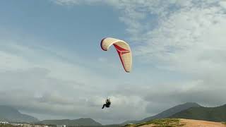 Control de inflado de parapente con viento fuerte