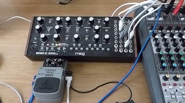 Moog Mother 32 & Behringer VD400 Vintage Delay