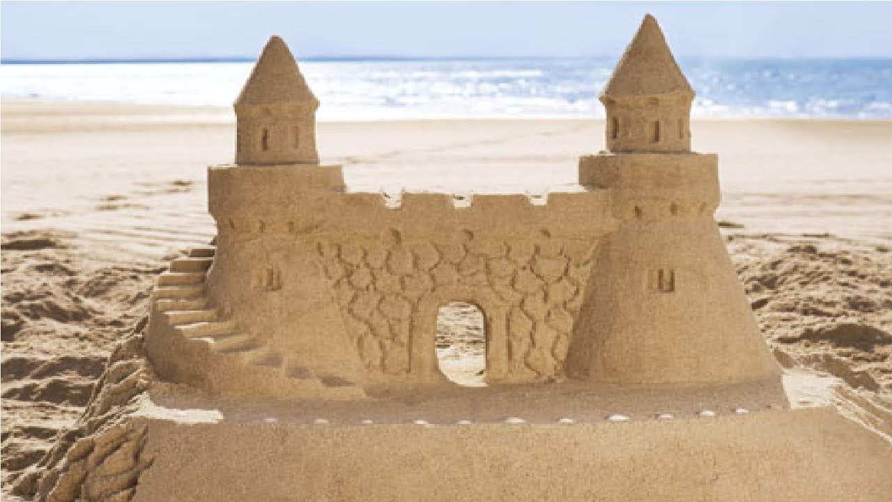 Make a sand castle. Песочный замок. Башня из песка. Замки из песка детские. Крепость из песка.