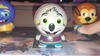 Chuck e cheese 1985 figure version reuploaded version from September 2013 show