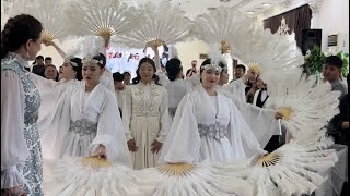 Шикарный выход невесты под «Аппак суйуу» с Юлией Руцкой