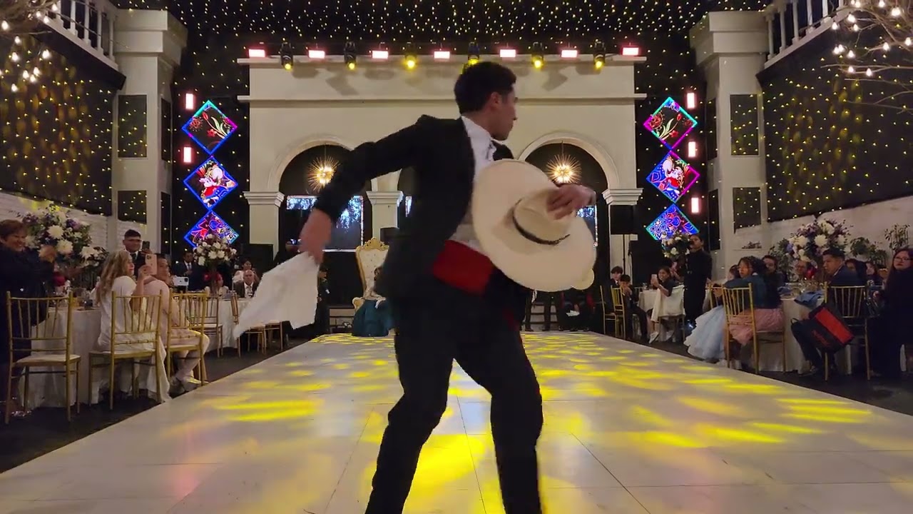 Los Chalanes de Julio Callacná en el Quinceañero de Karim Ximena